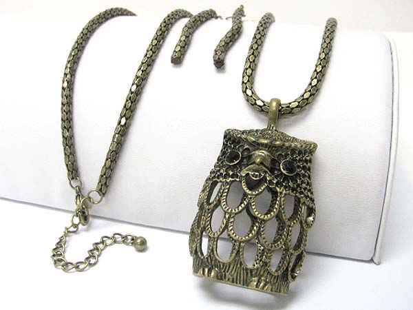 Owl design pendant long necklace