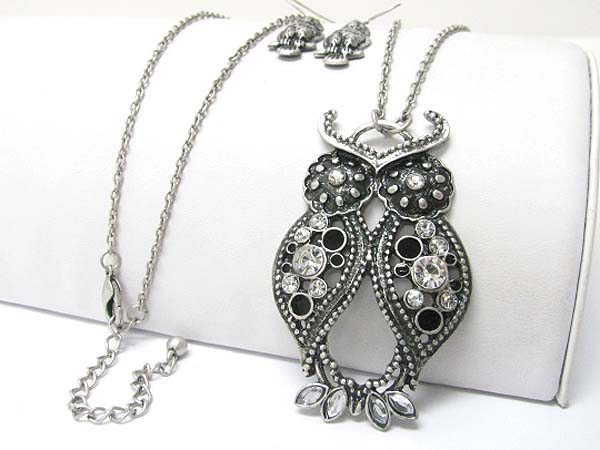 Owl design pendant long necklace