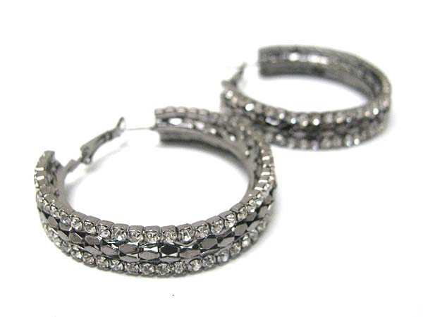 Dual crystal and single metal arc earring