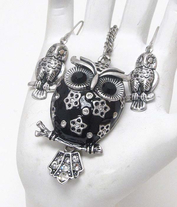 Crystal and epoxy deco puffy owl vintage necklace earring set