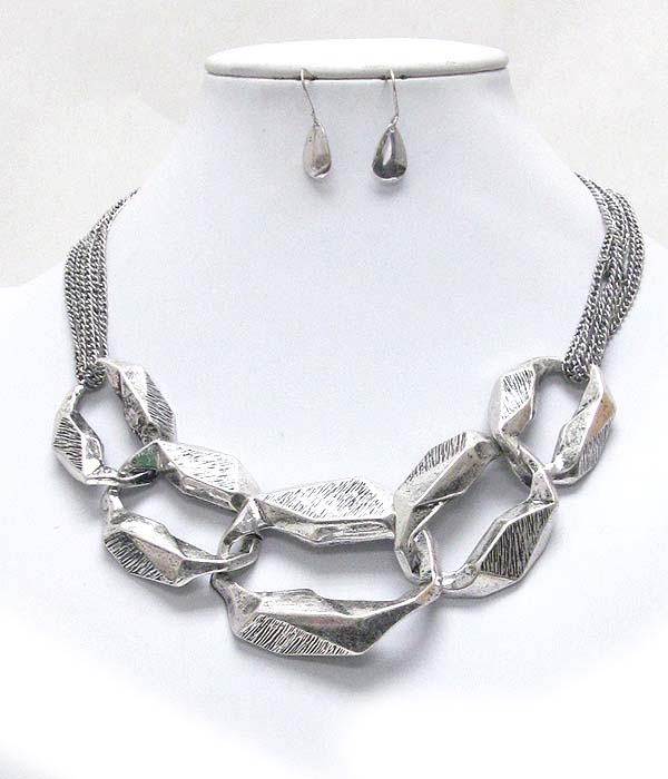 Large thick chain accent necklace earring set