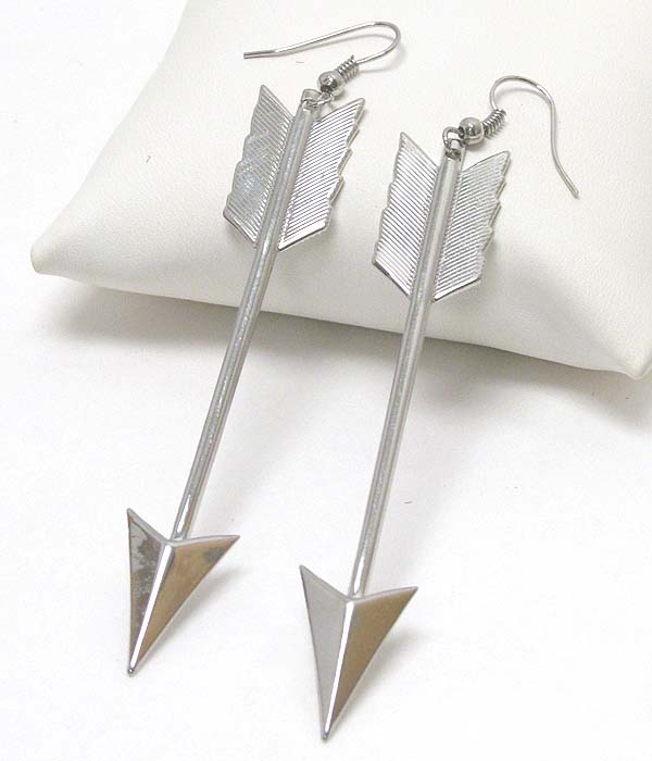 Metal arrow earring