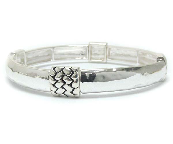 Designer style hammered metal pattern stretch bracelet