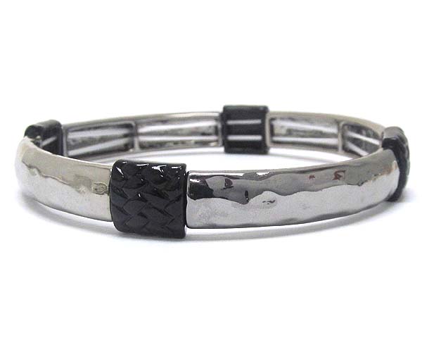 Designer style hammered metal pattern stretch bracelet