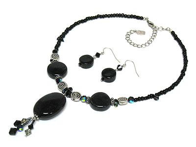 Natural stone and seed bead necklace set