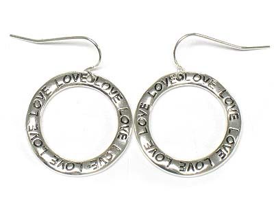 Metal messaged donut shape earring 