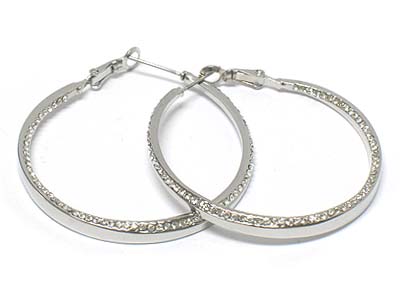 Crystal curved line circle frame earring