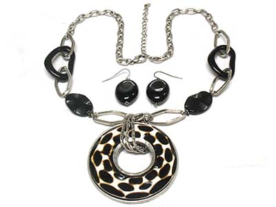 Large ceramic donut pendant necklace and earring set