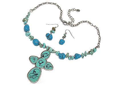 Cross pendant and turquoise chip stone deco necklace and earring set 