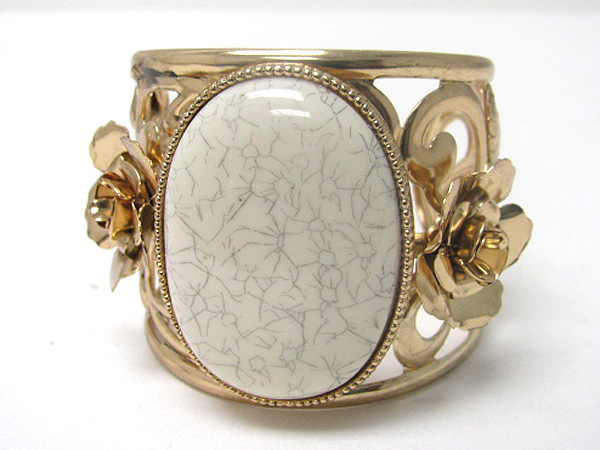 Large oval stone cuff bangle