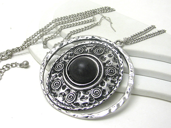 Anitique style round pendant necklace earring set