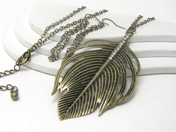 4 inch long metal feather pendant necklace