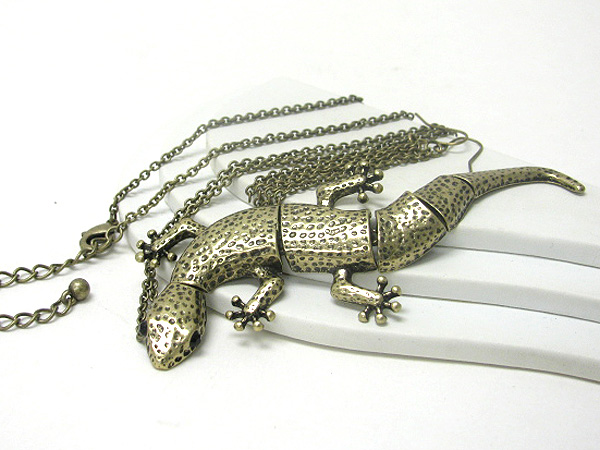 4 inch metal lizard pendant necklace