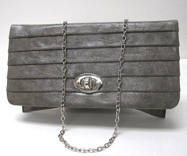 Simple leatherette front flop bag - detachable chain strap