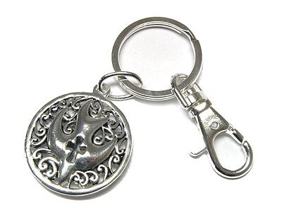 Metal casting and filligree angel key holder