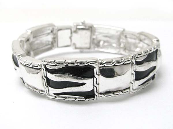 Zebra pattern enameled metal link stretch bracelet