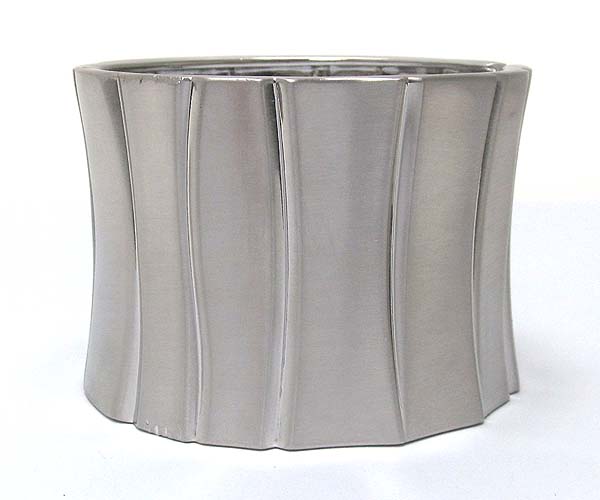 Architectural style metal plain bars hinge bangle - wear resistant electro plating