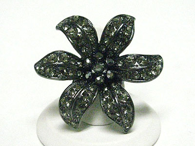 Crystal flower stretch ring