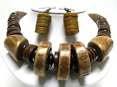 Ethnic style chunky wood tube necklace set