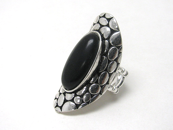 Natural stone and pebble metal long finger ring