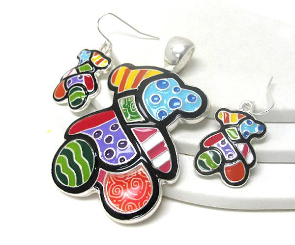 Designer inspired color art bear pendant earring set