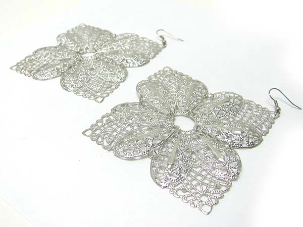 Metal filigree flower earring