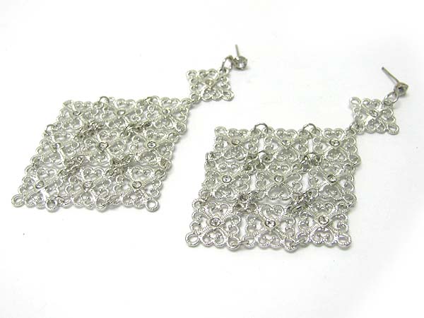 Metal filigree rhombus earring