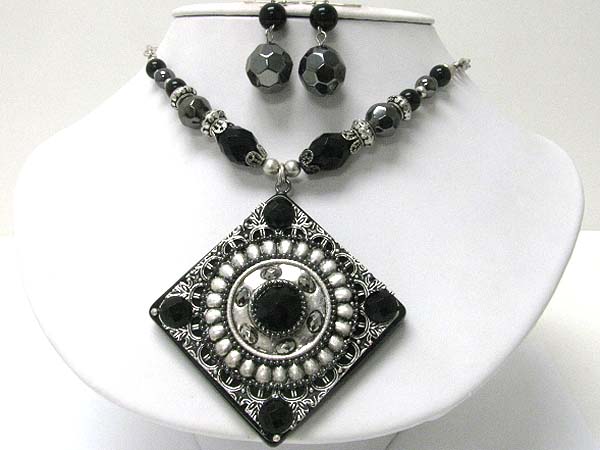 Metal art on facet large square pendant necklace earring set