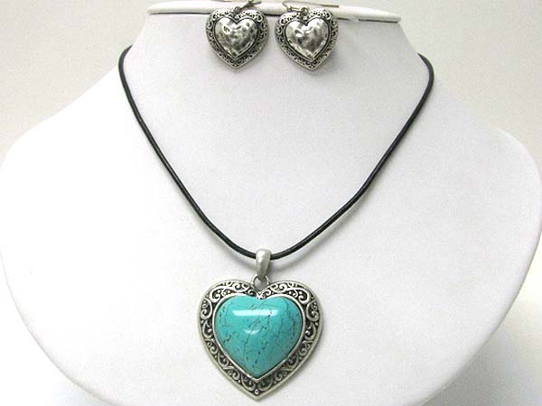 Turquoise stone and metal textured heart pendant long necklace earring set