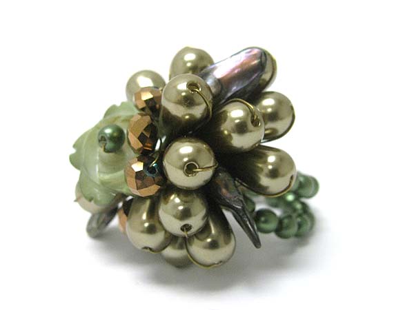 Mixed beads and shell cluster stretch ring