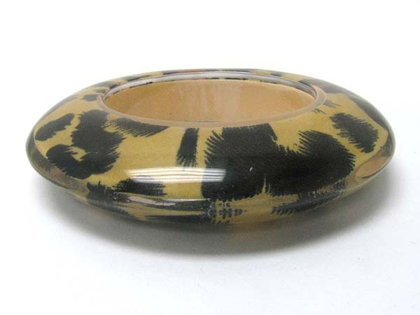 Animal print flat wood bangle