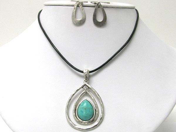 Natural stone and metal tear drop pendant necklace earring set