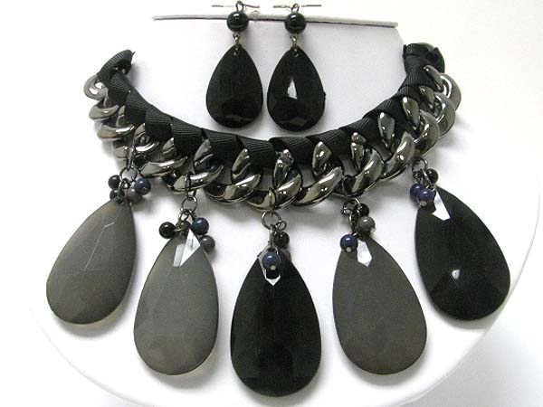 Chunky metal chain and facet tear drop stone dangle neckalce earring set