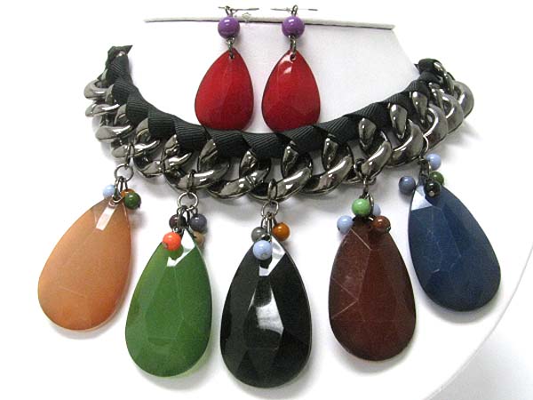 Chunky metal chain and facet tear drop stone dangle neckalce earring set