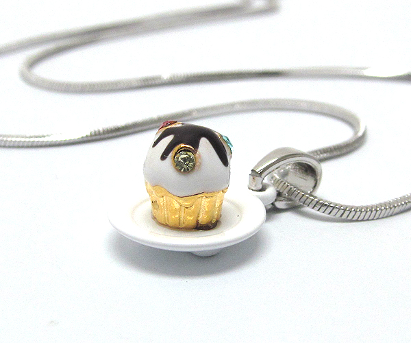 Made in korea whitegold plating and metal epoxy crystal stud miniature cupcake pendant necklace