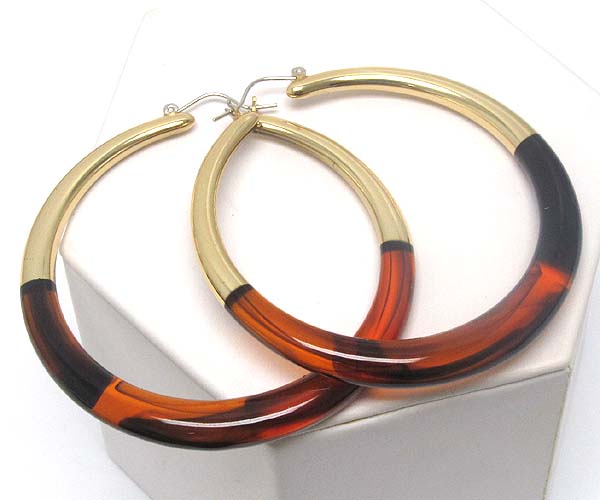 Metal and acryl animal print hoop earring - hoops