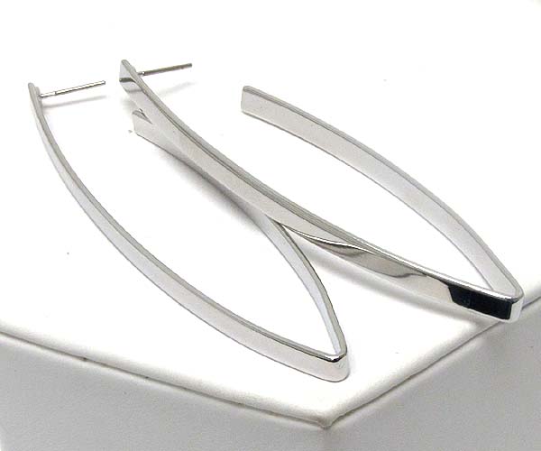 Plain metal arrowehead drop earring - wear resistant electro plating