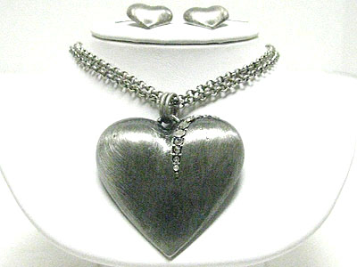 Crystal scar  burnish metal heart pendant necklace set