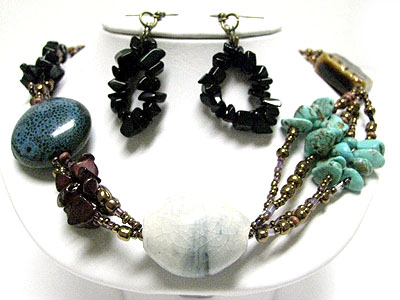 Natural chip stone and ceramic stone seed beads link necklace set