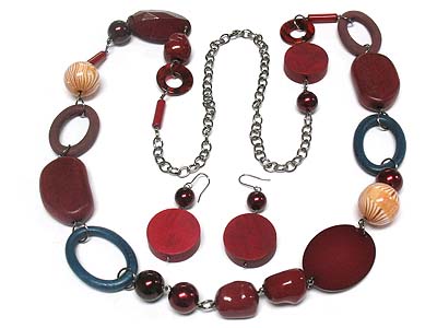 Multi shape acryl and wood necklace and earring set