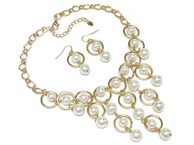 Multi pearl drop necklace and earring set 