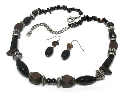 Mult icasting metal beads deco wood and acryl beads and natural chip stones necklace and earring set 