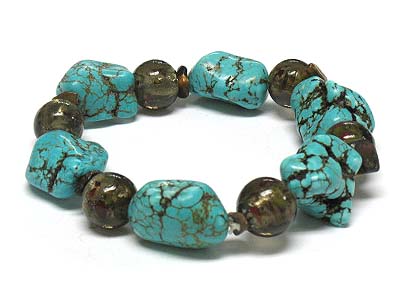 Turquoise stone and glass bead stretch bracelet