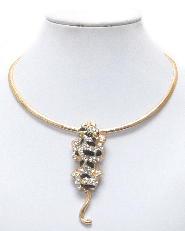 Crystal and epoxy deco leopard pendant chocker necklace