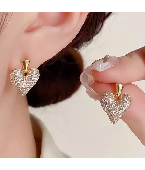 Rhinestone heart earring