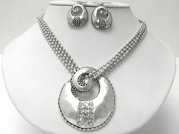 Crystal stud burnish metal art work pendant necklace earring set