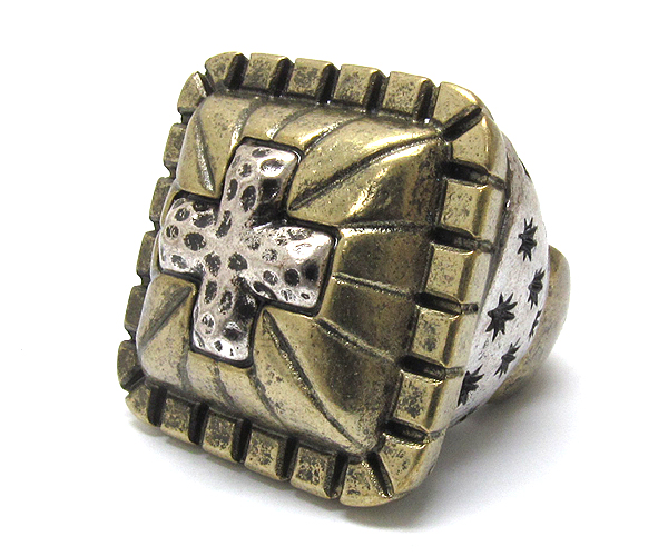 Metal hammered and textured puffy square with cross strech ring