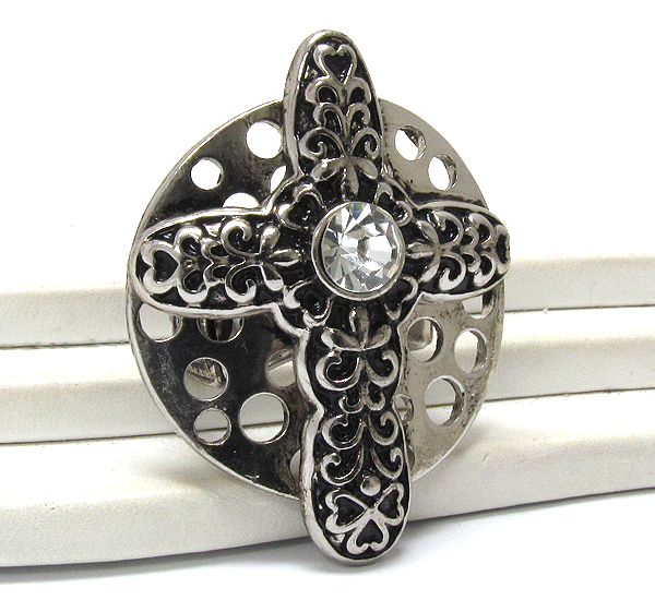 Crystal stone and metal filigree cross with round metal stretch ring