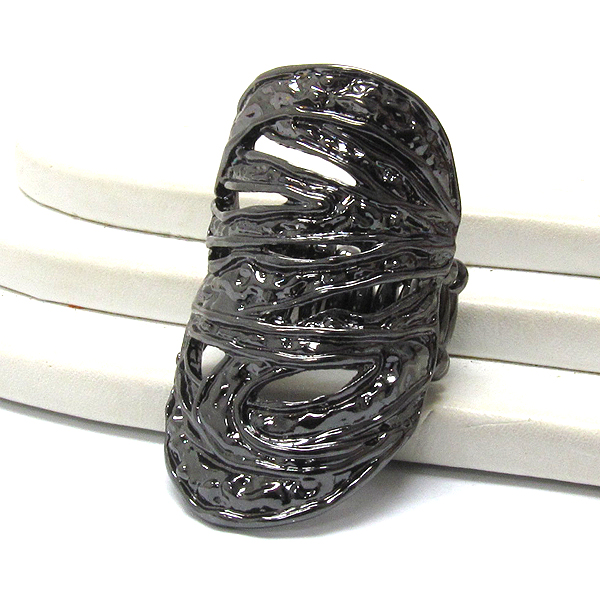 Metal textured long finger stretch ring