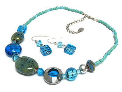 Murano style glass beads necklace and earring set